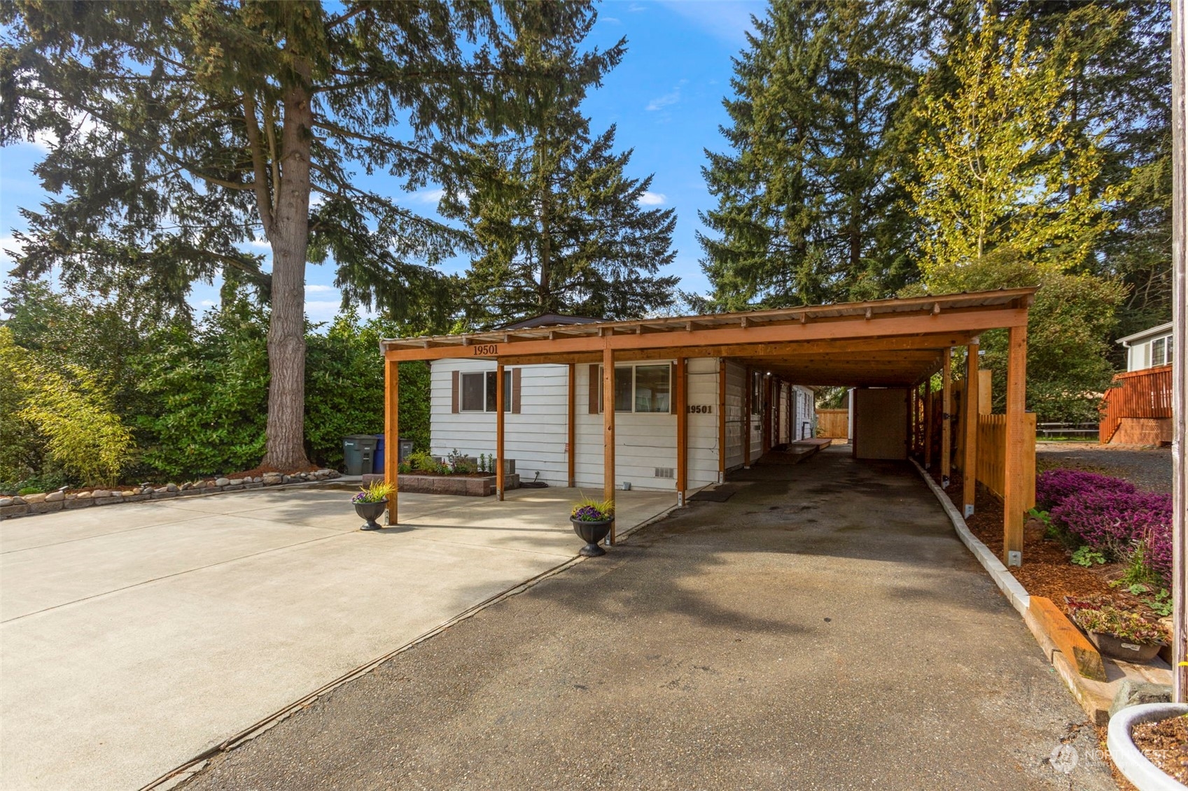 19501 NE Hollyhills Dr , -2524