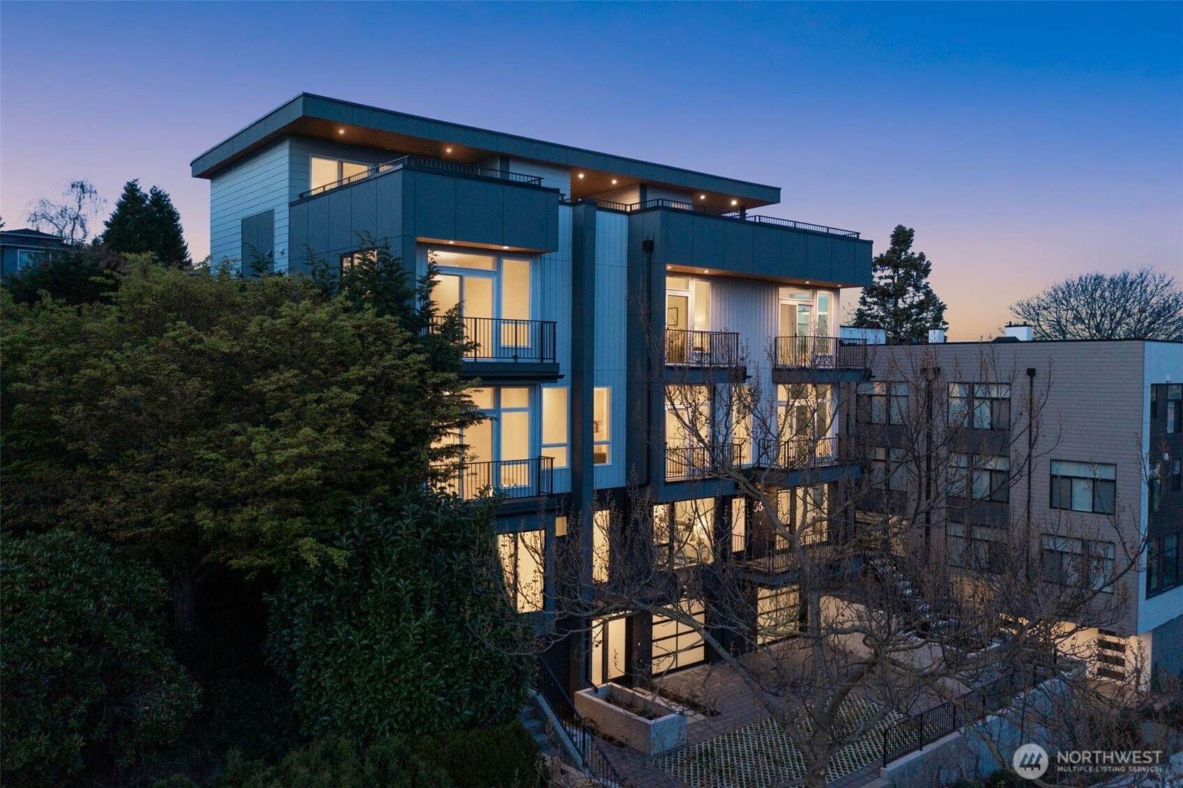 564 Lee Street