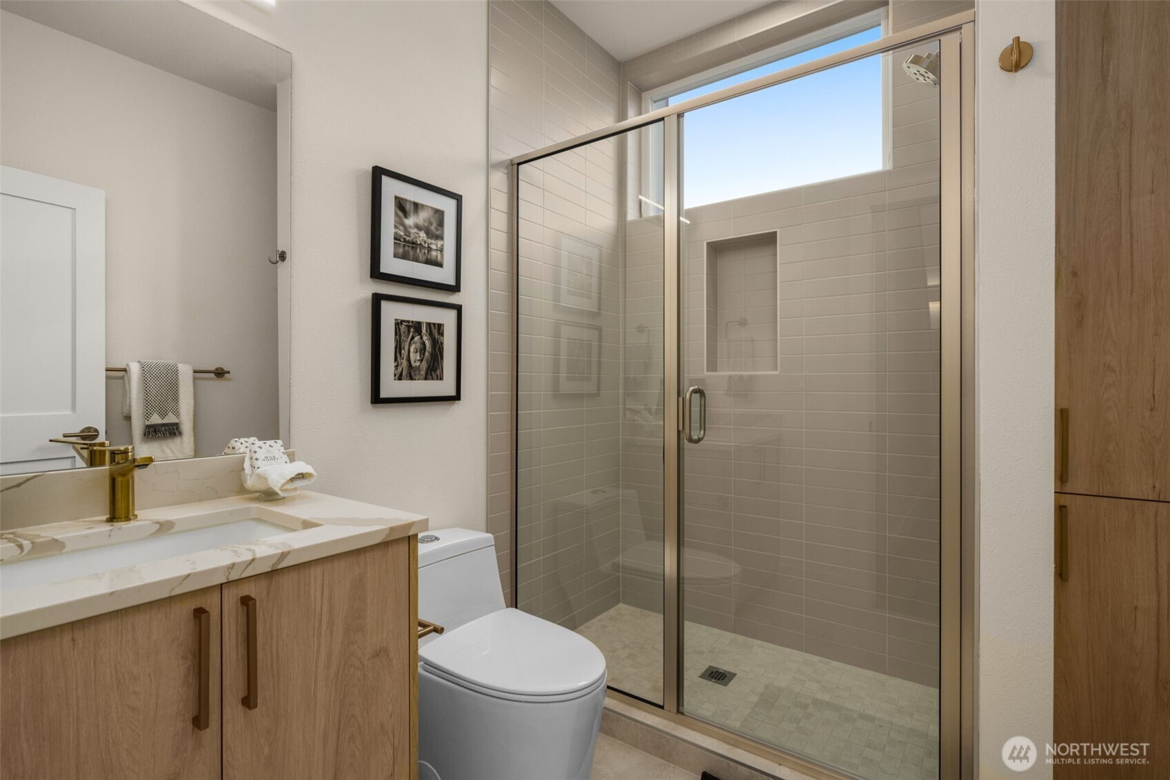 562 Lee Street