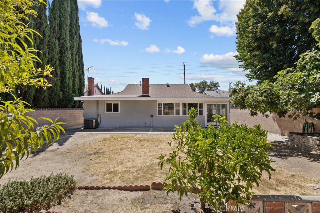 7452 Vanalden Avenue