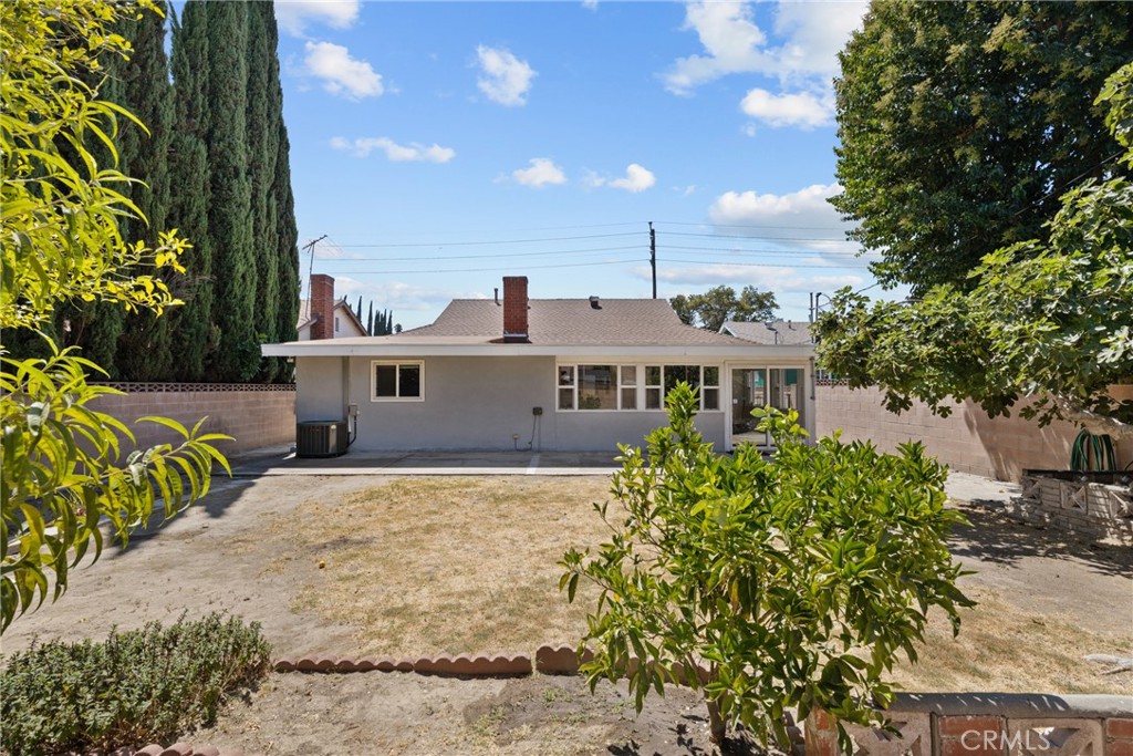 7452 Vanalden Avenue