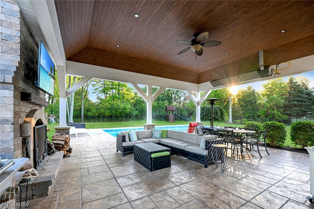 9878 Turning Leaf Trail