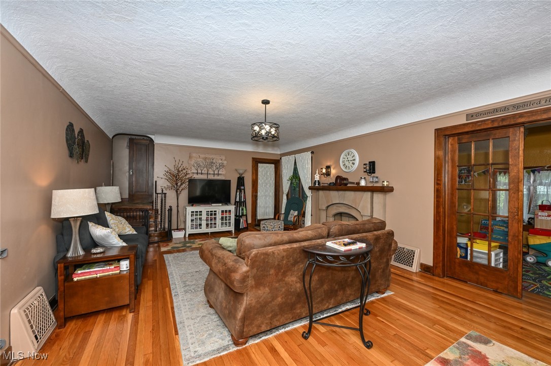 9305 Evergreen Drive