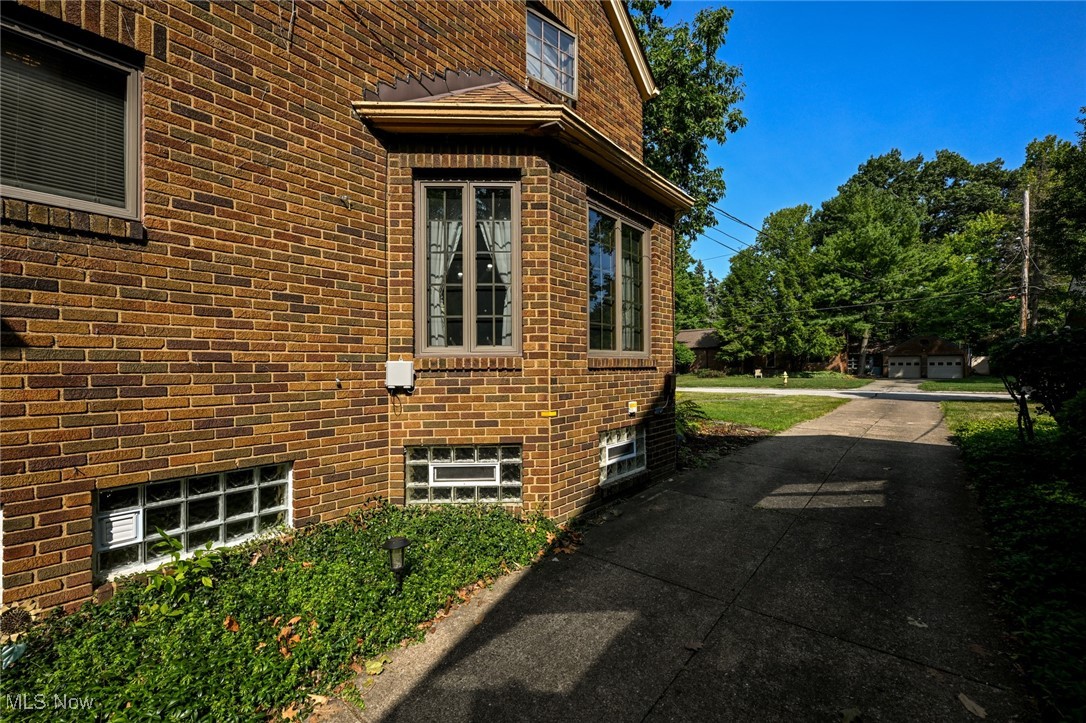 9305 Evergreen Drive