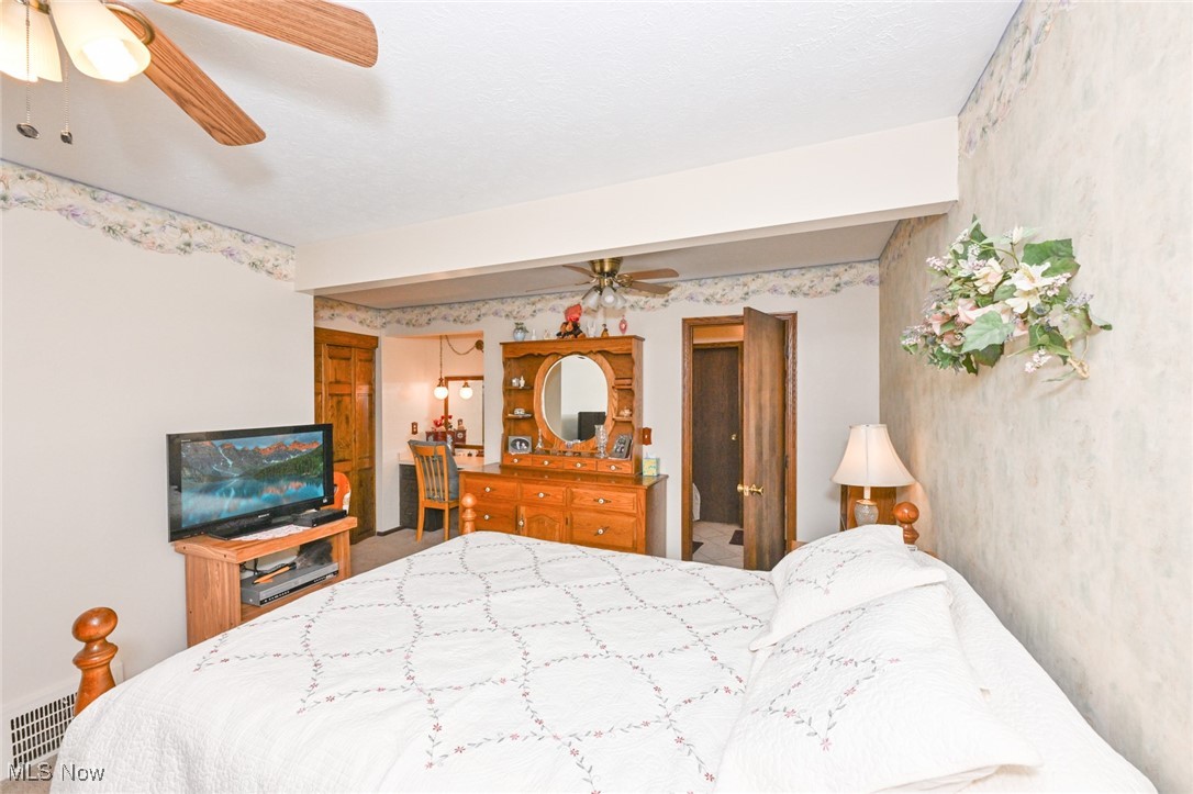 5016 E Pleasant Valley Road