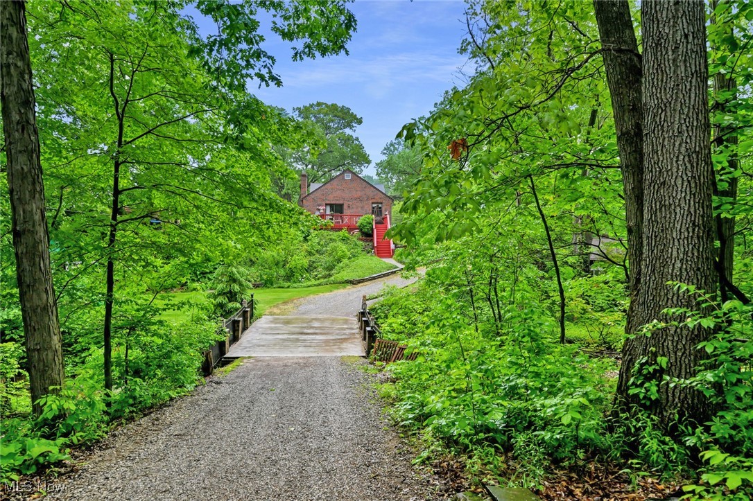 5016 E Pleasant Valley Road