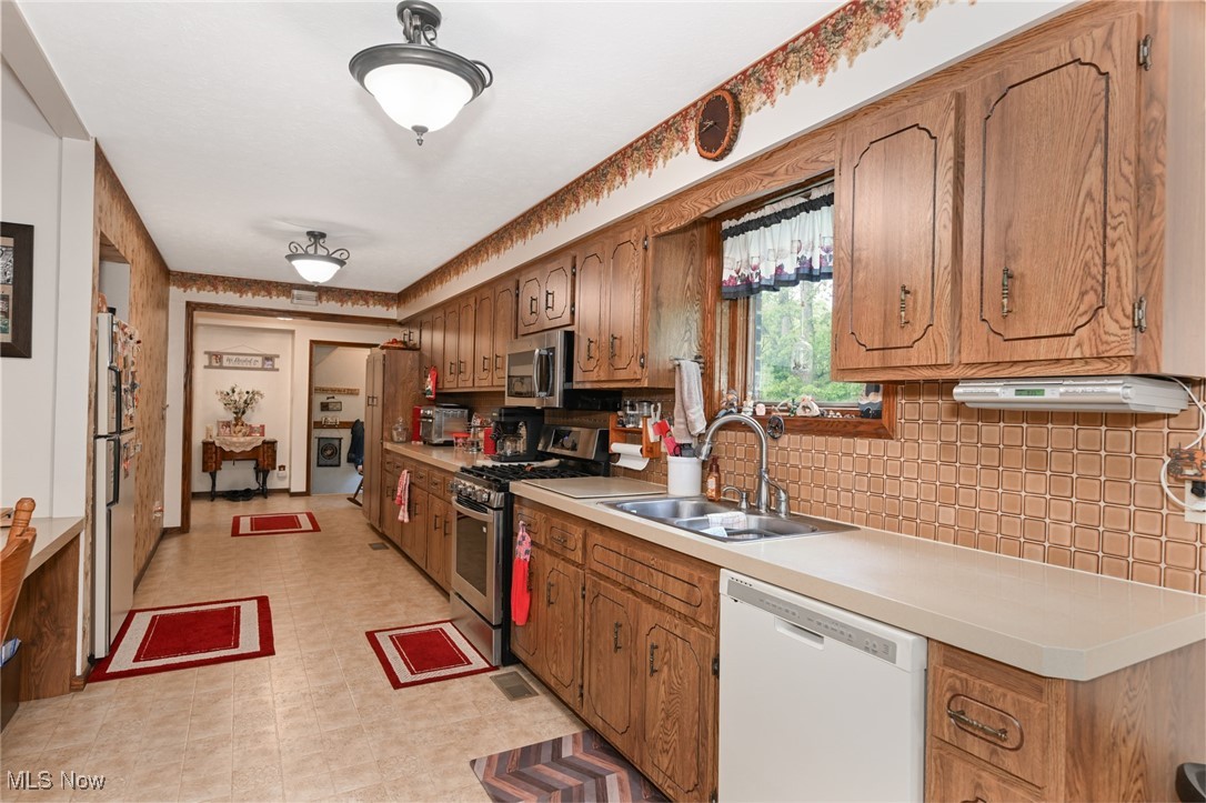 5016 E Pleasant Valley Road