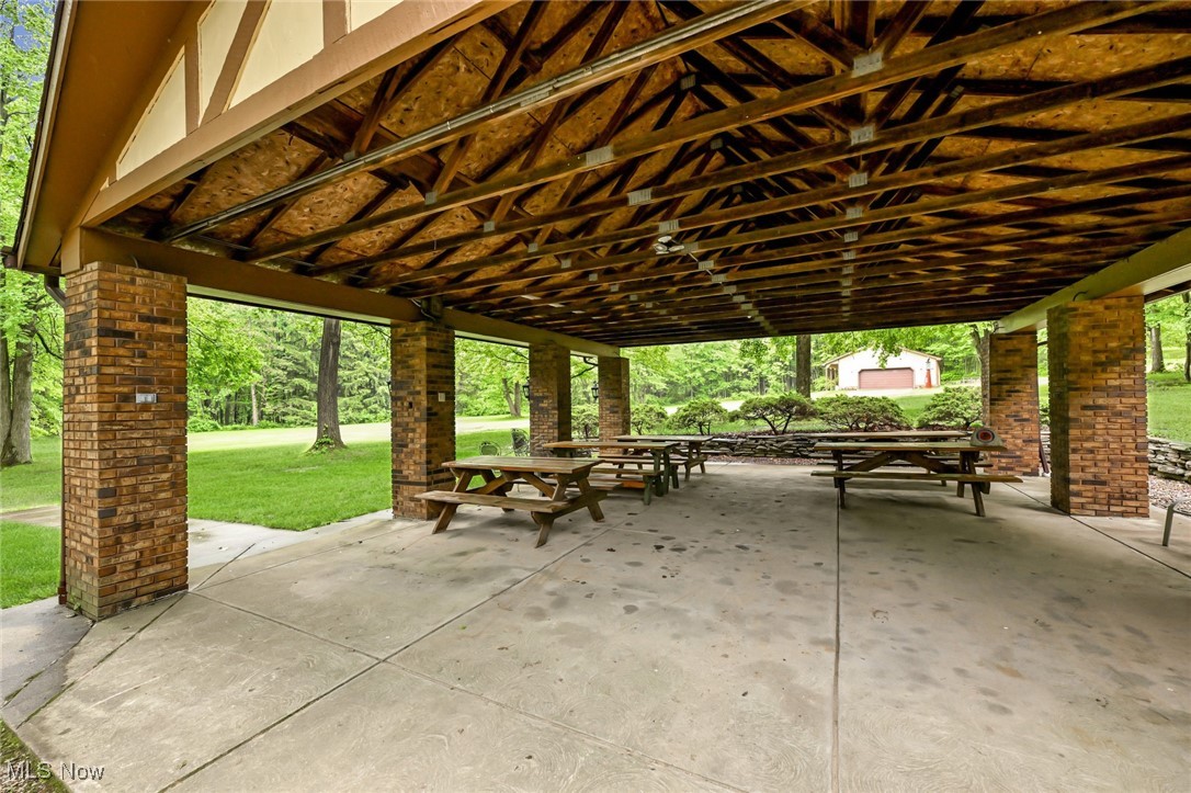 5016 E Pleasant Valley Road