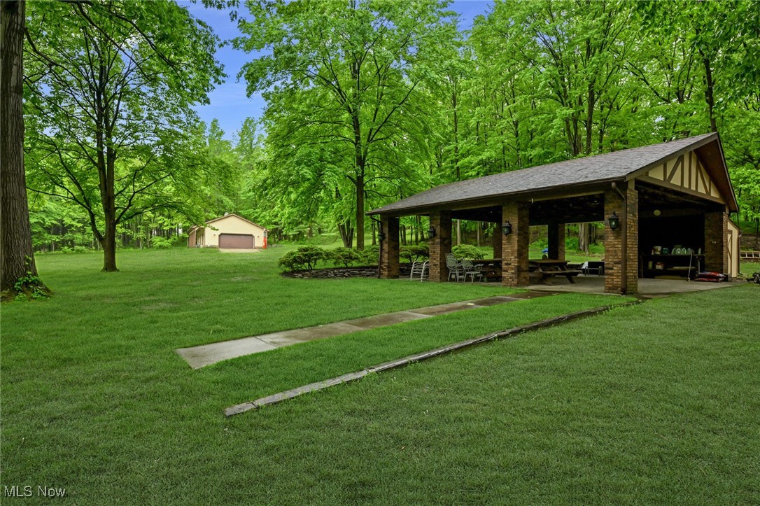 5016 E Pleasant Valley Road