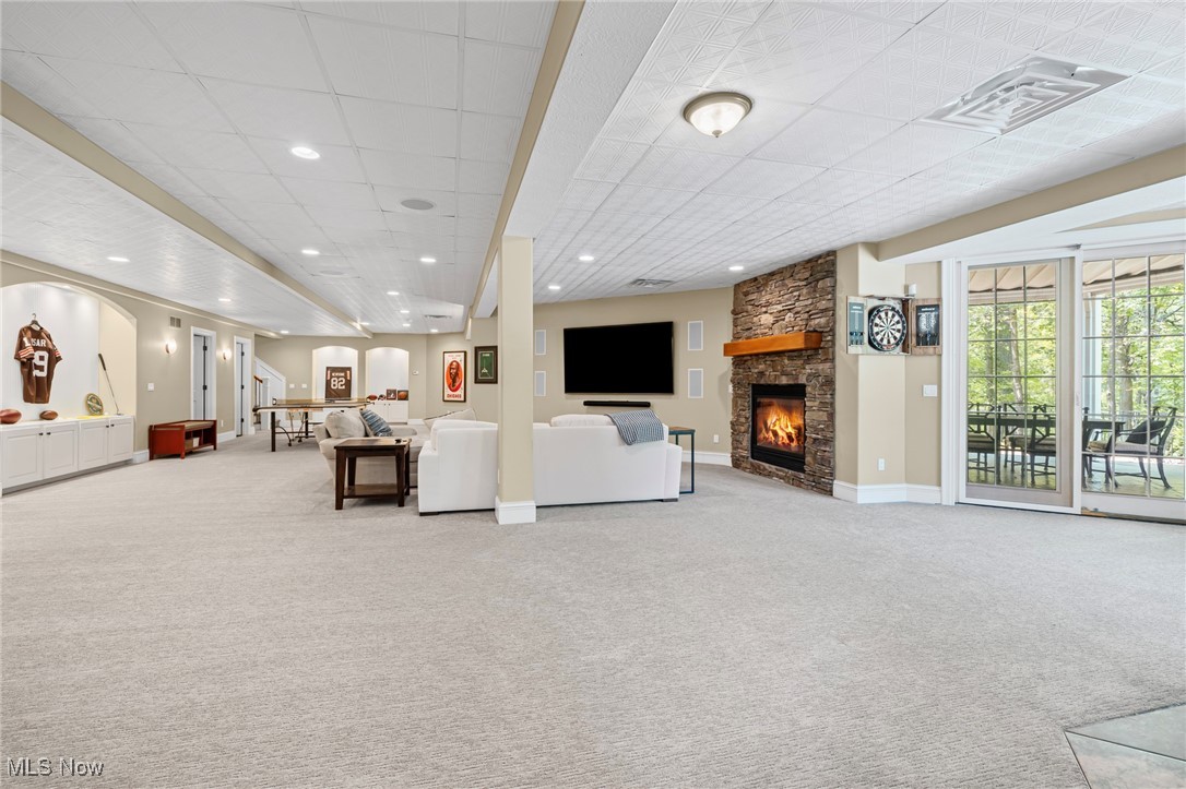 6761 Rivercrest Drive