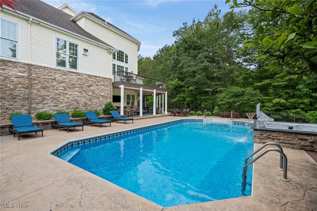 6761 Rivercrest Drive