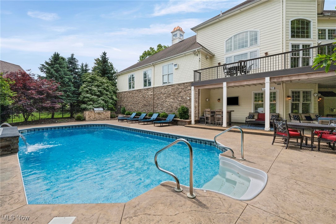 6761 Rivercrest Drive