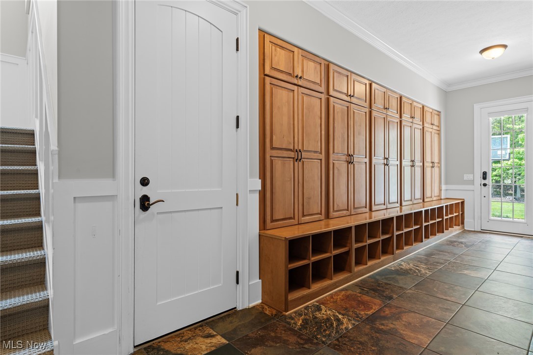 6761 Rivercrest Drive