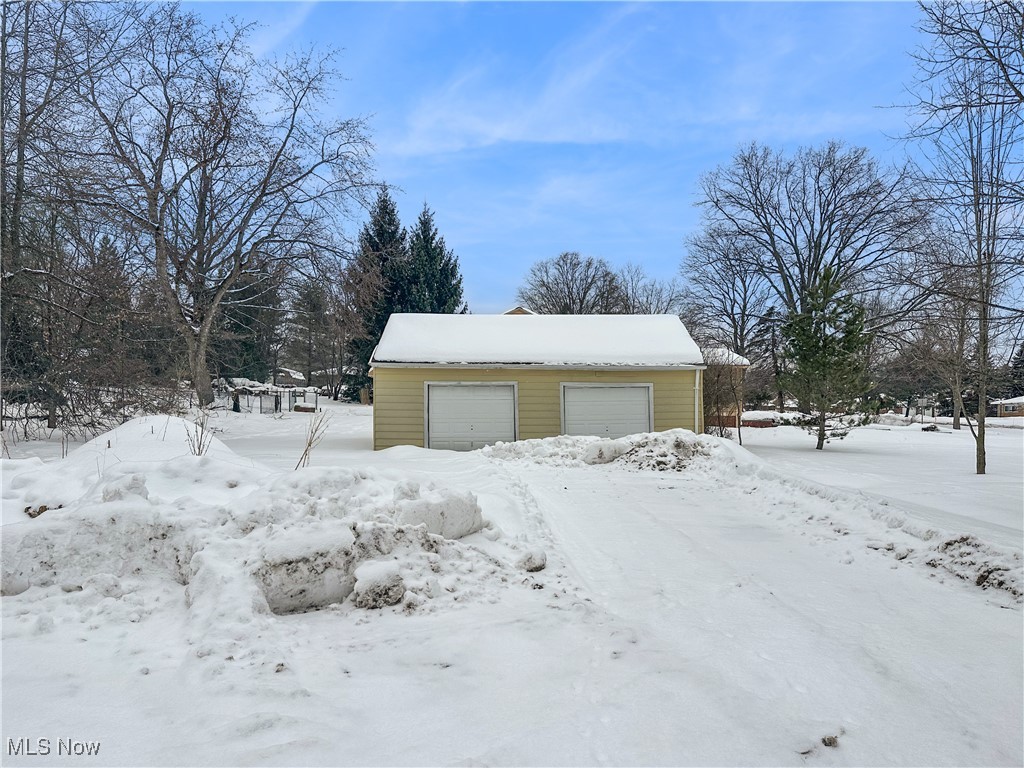 1915 E Wallings Road