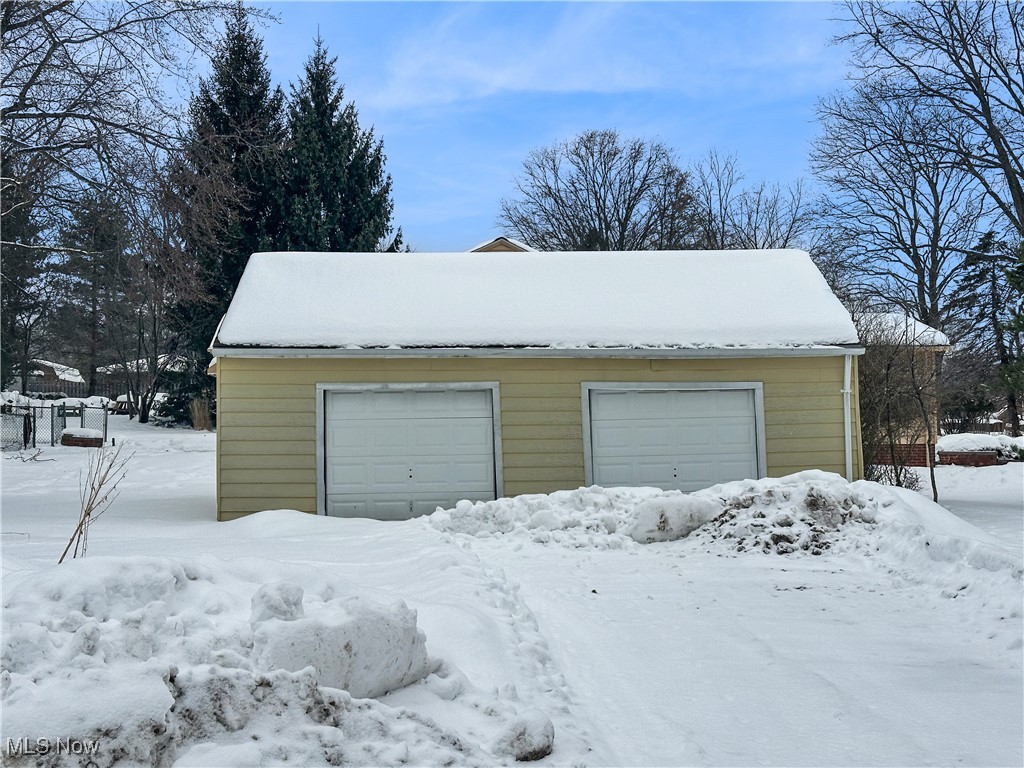 1915 E Wallings Road