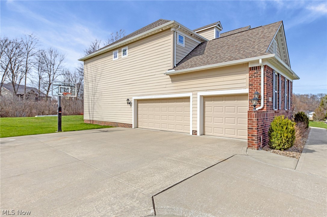 10206 Woodlands Drive