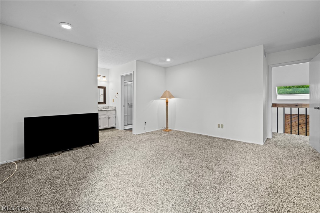 14806 Winding Way