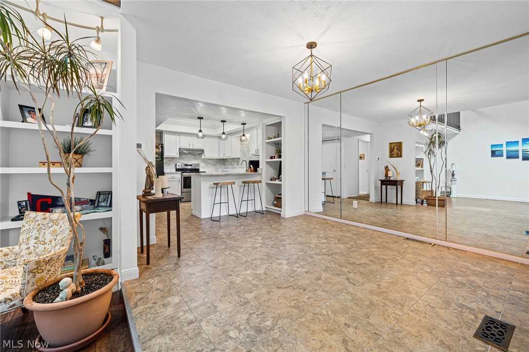 14806 Winding Way