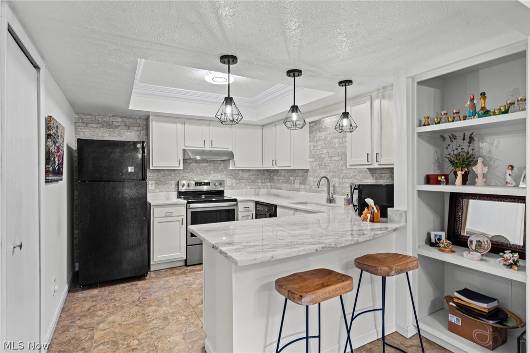 14806 Winding Way