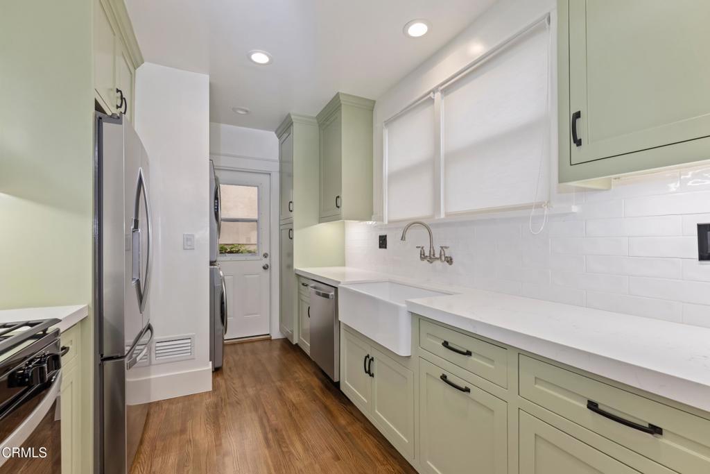 520 S Los Robles Avenue 1