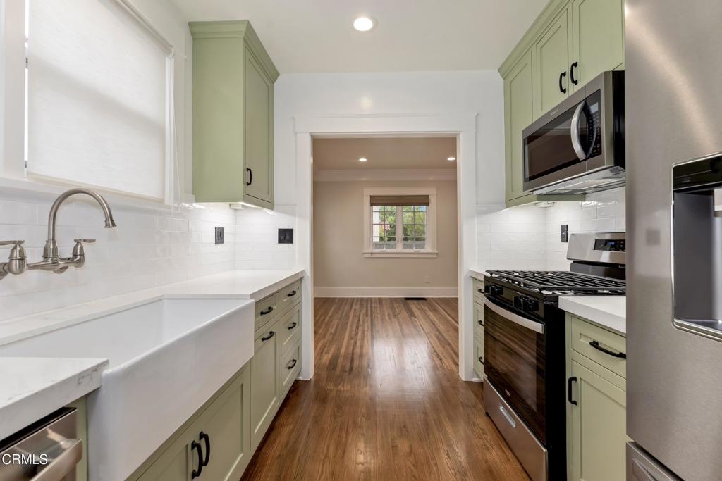 520 S Los Robles Avenue 1