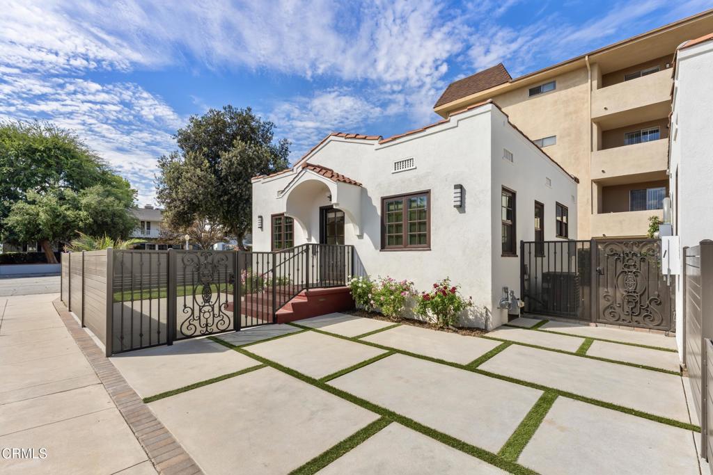 520 S Los Robles Avenue 1