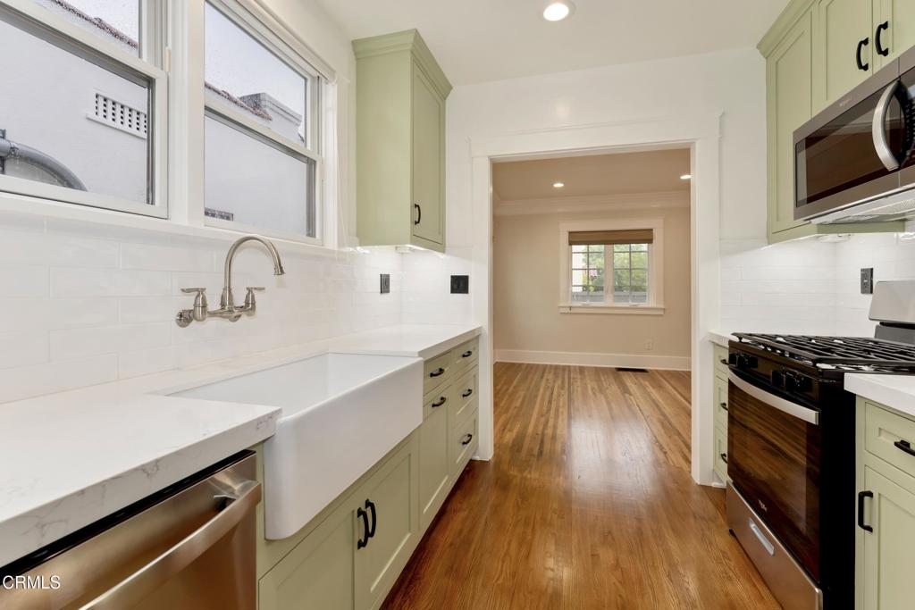 520 S Los Robles Avenue 1