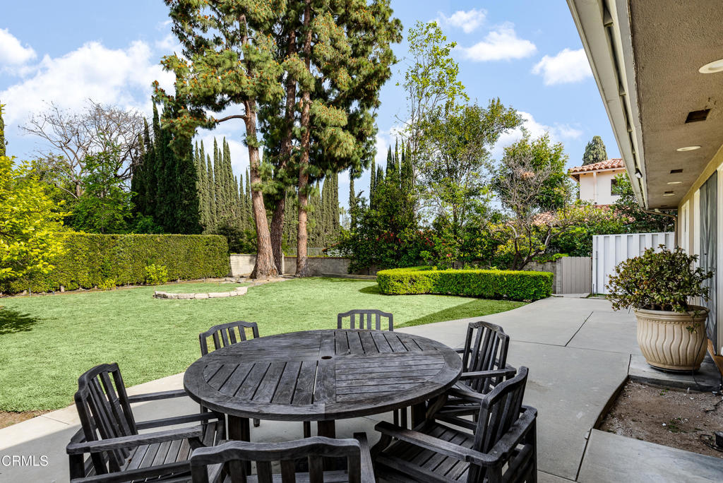 1660 S Oak Knoll Avenue