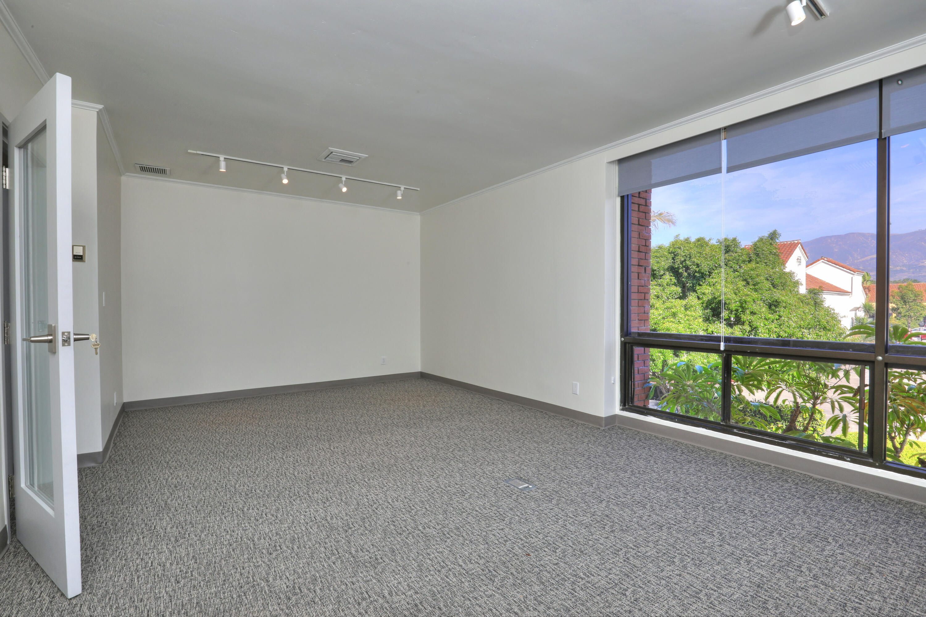115 S La Cumbre Lane 200