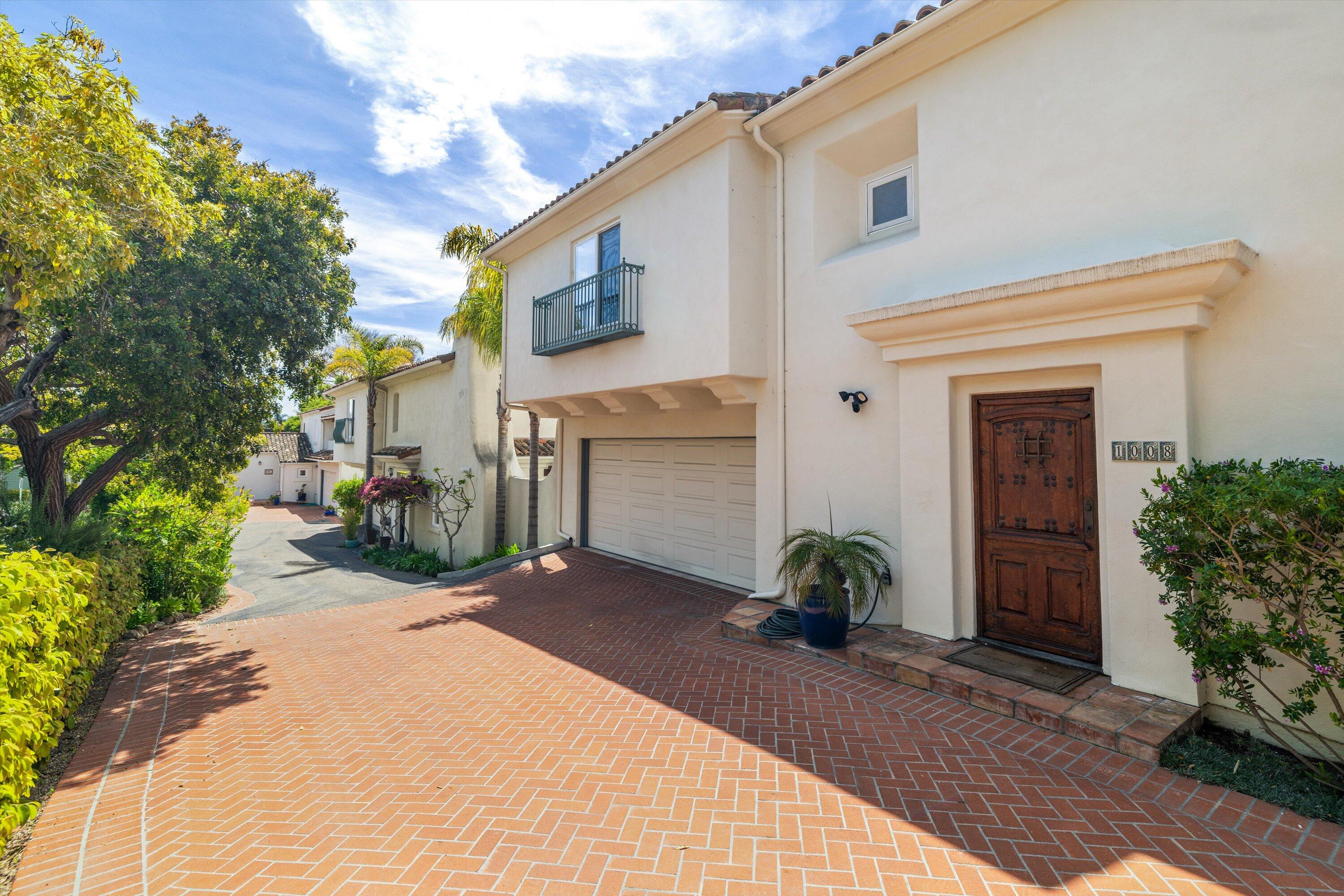 1008 E De La Guerra Street