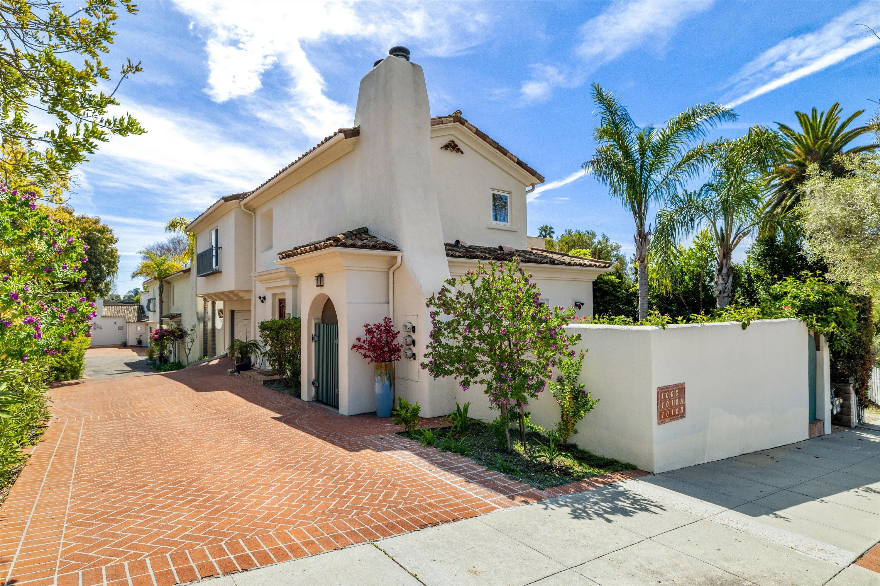 1008 E De La Guerra Street