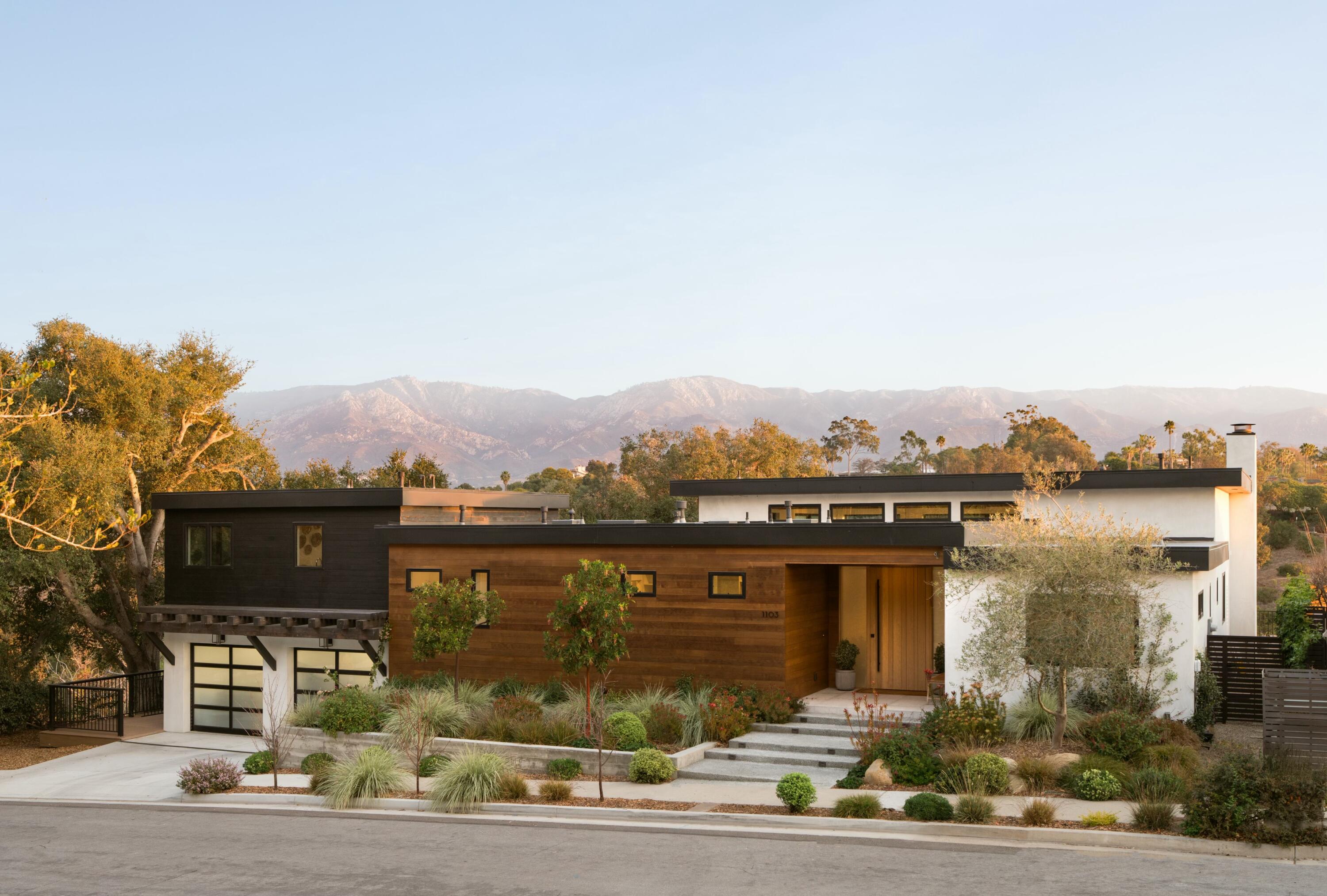 1103 Harbor Hills Drive