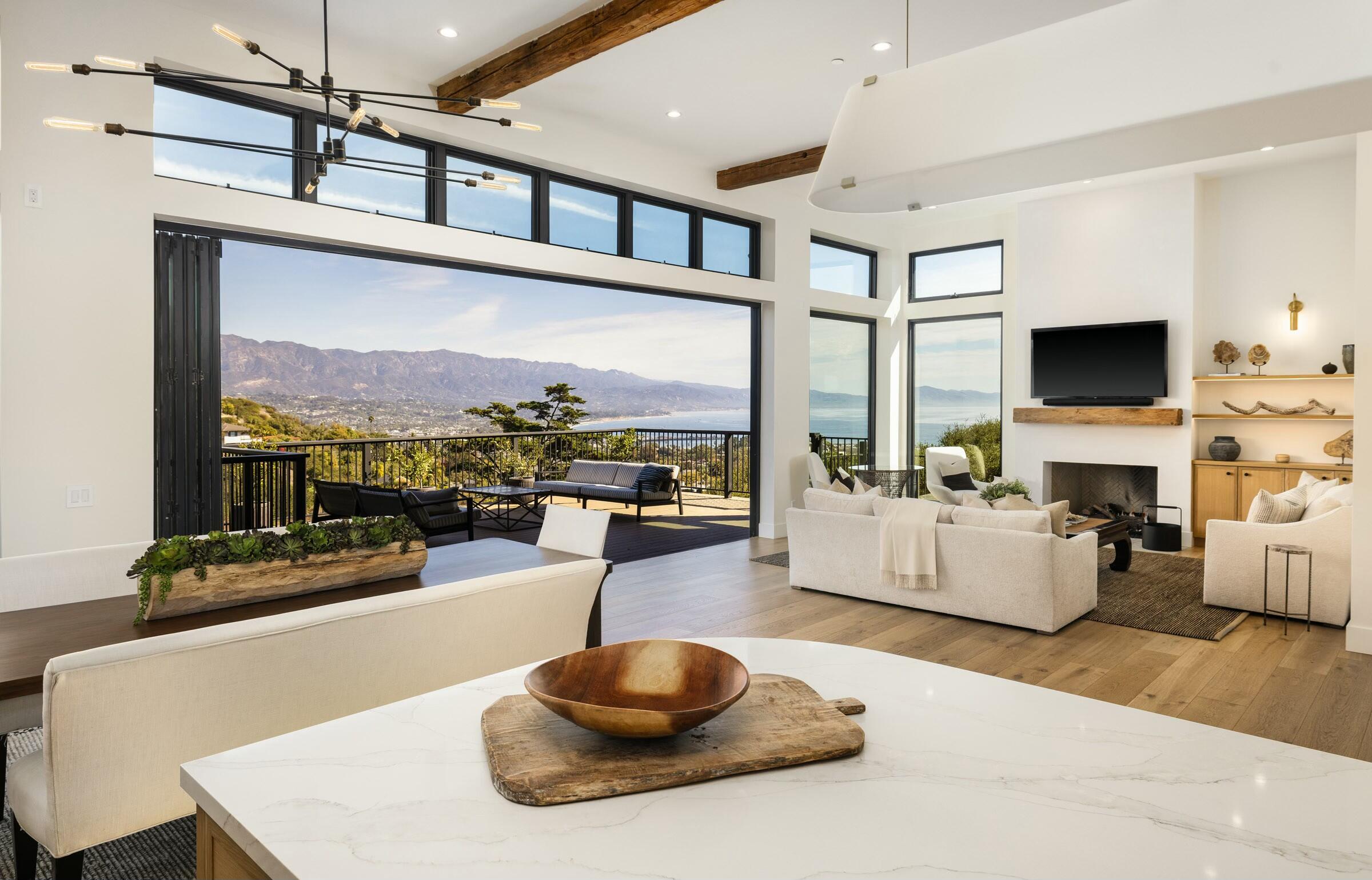 1103 Harbor Hills Drive