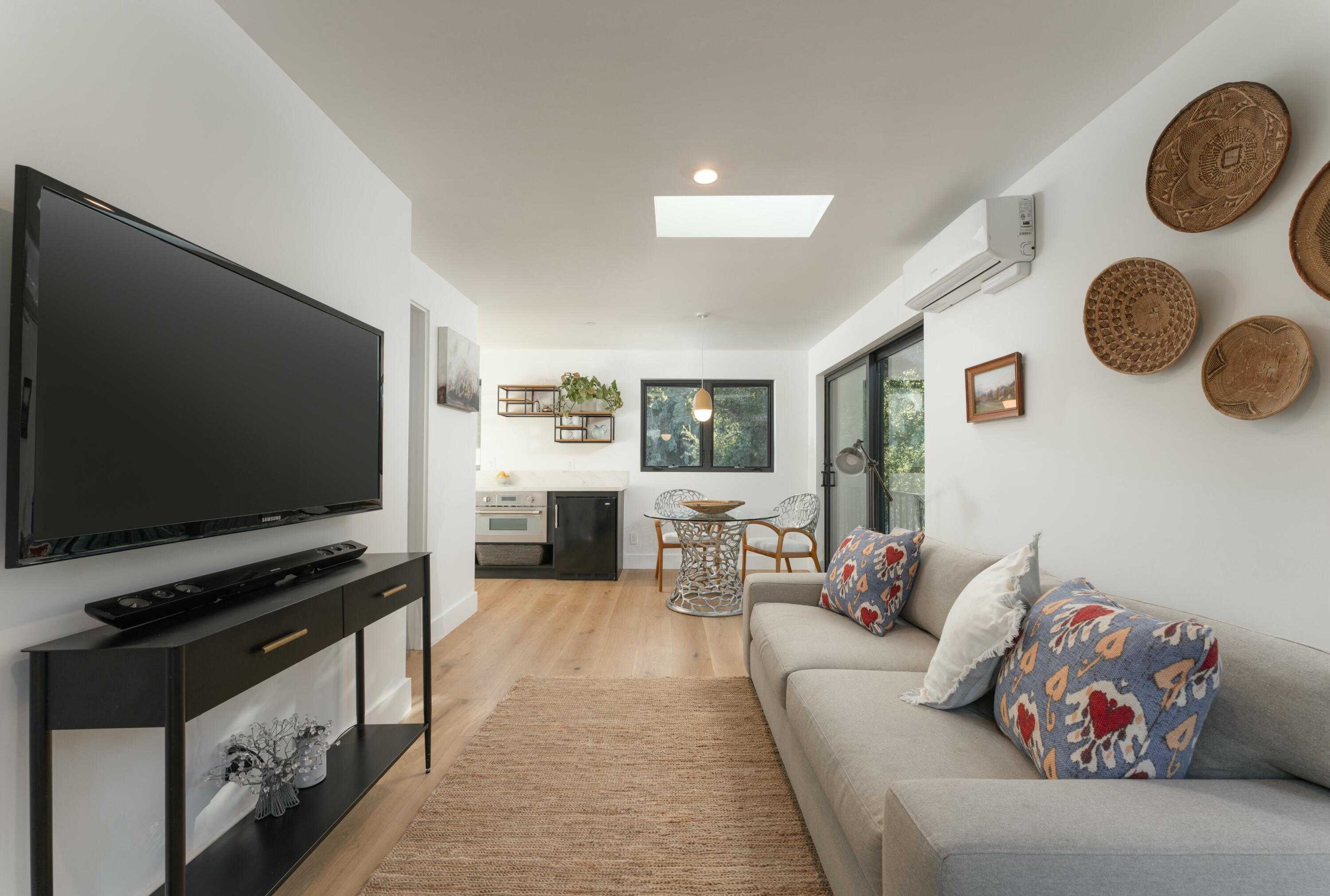 1103 Harbor Hills Drive