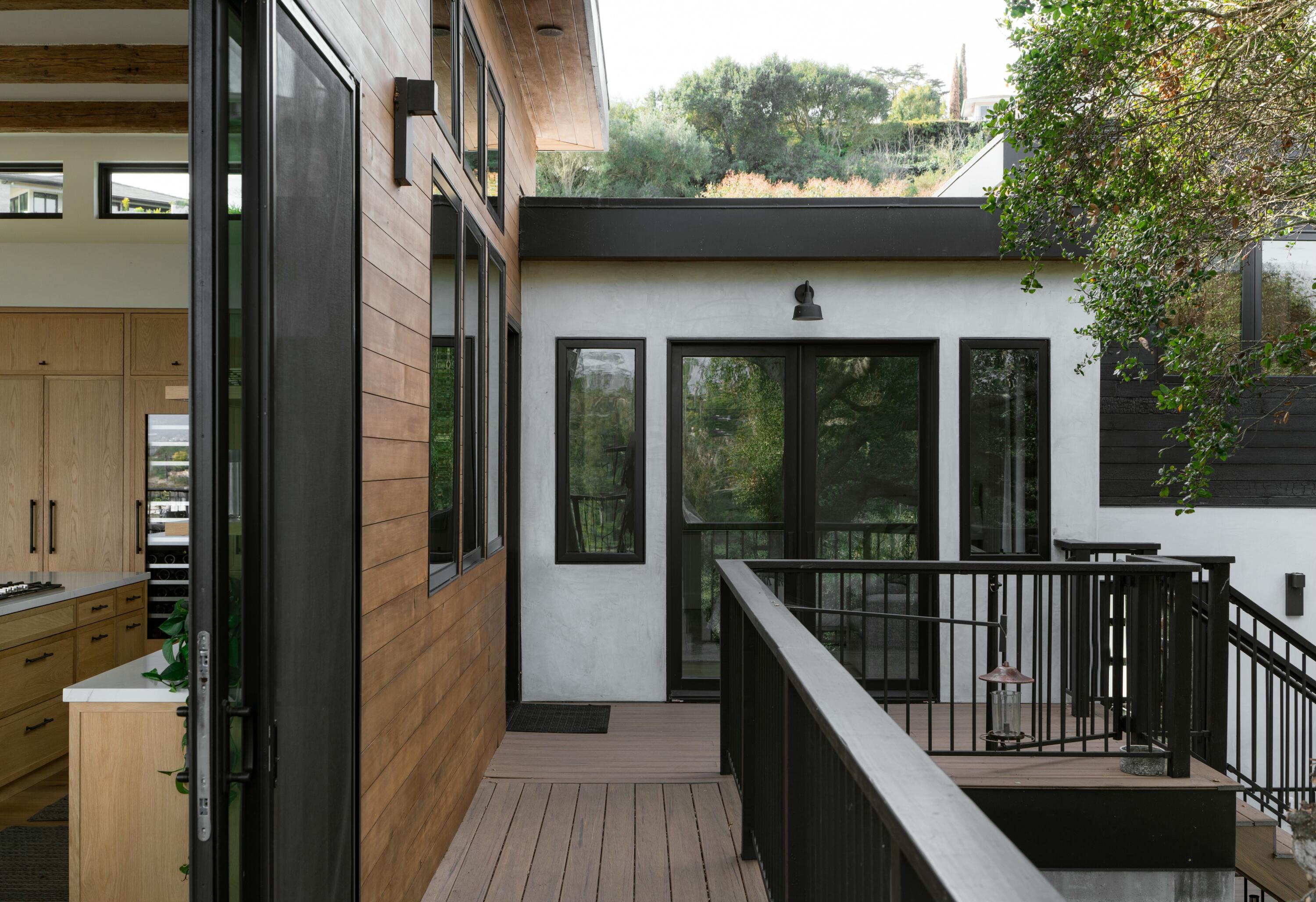 1103 Harbor Hills Drive