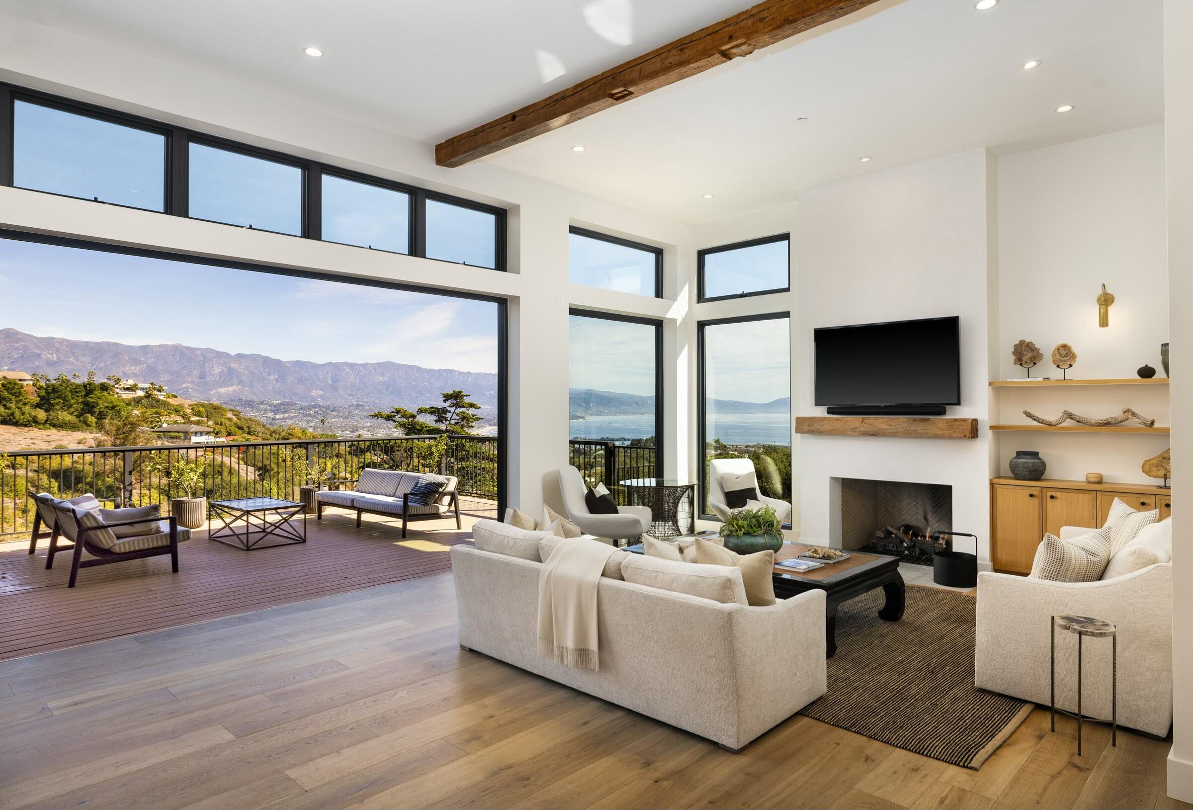 1103 Harbor Hills Drive
