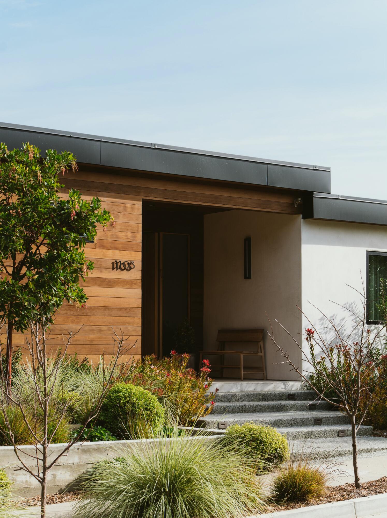 1103 Harbor Hills Drive