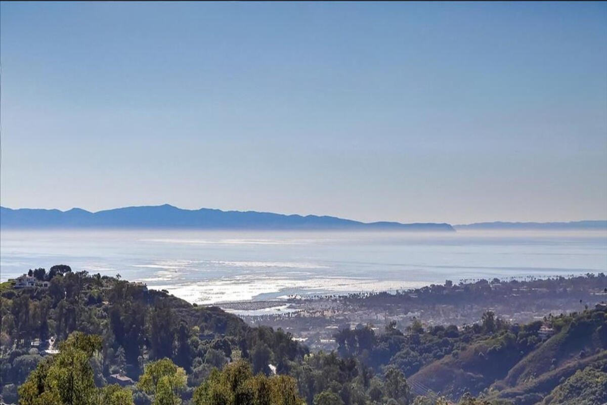 202 E Mountain Drive