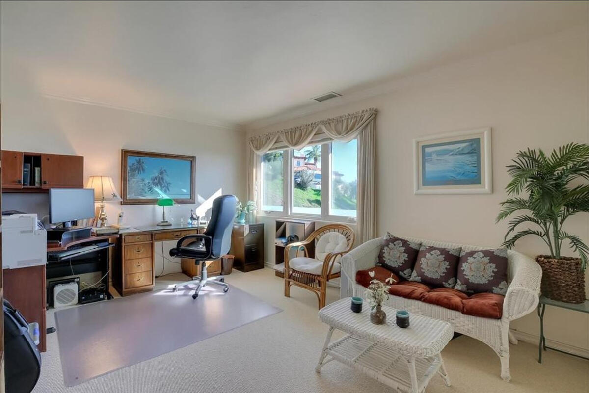 202 E Mountain Drive