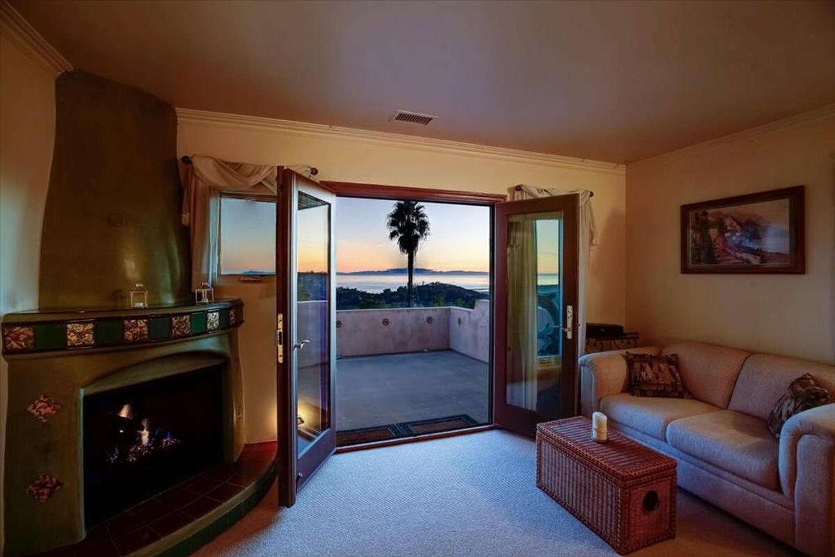 202 E Mountain Drive