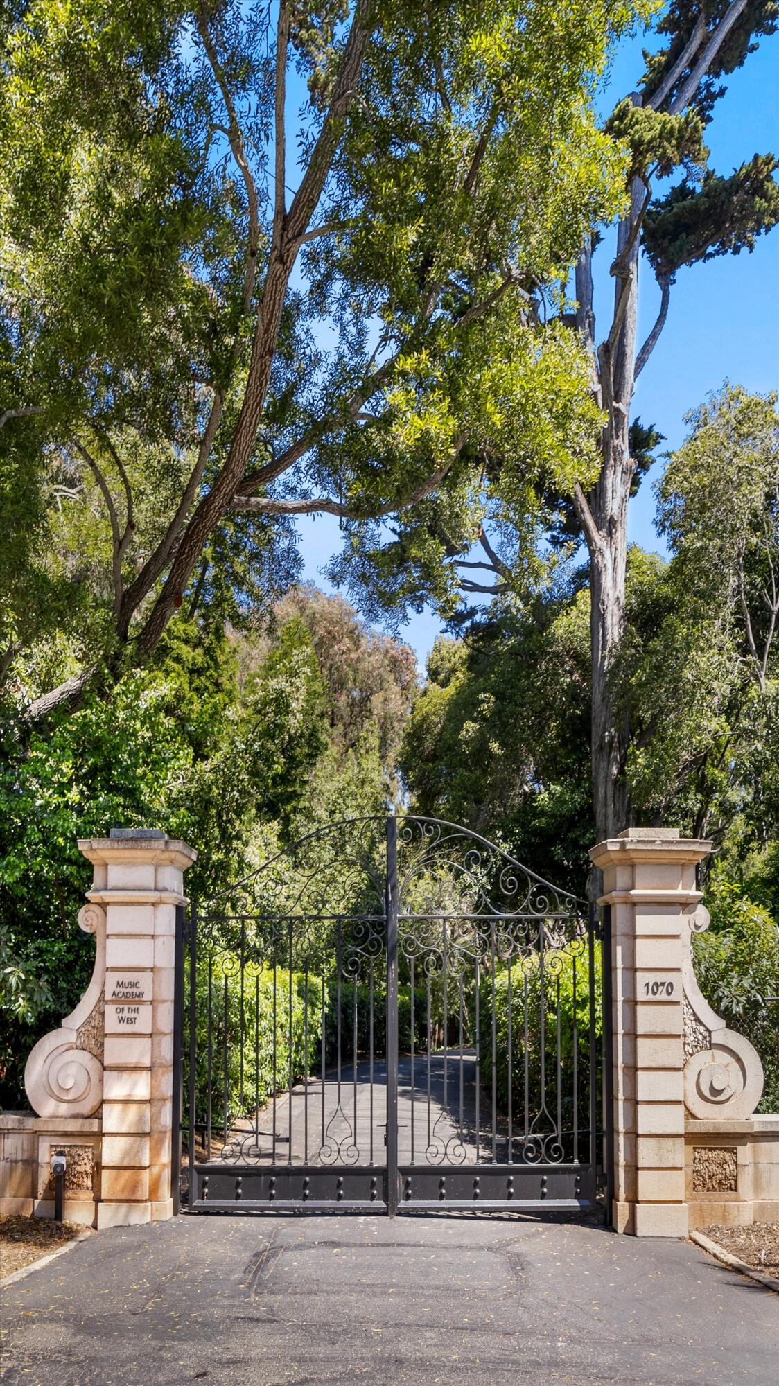 1002 Fairway Road