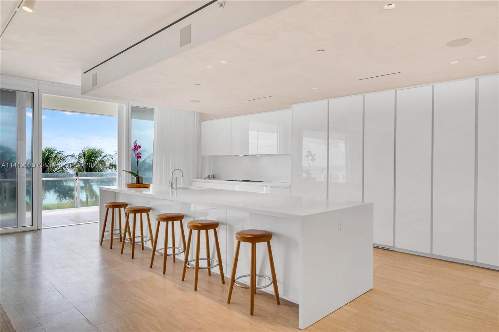 9111 Collins Ave # 321 Unit: N-321