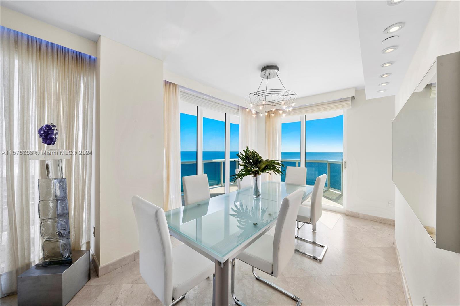 4779 Collins Ave # 2601