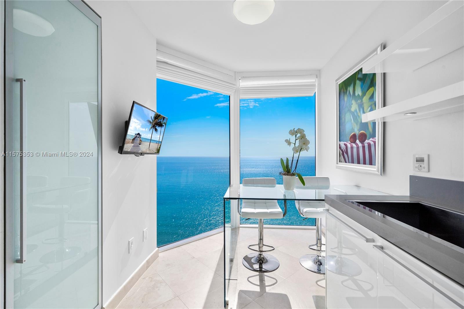 4779 Collins Ave # 2601