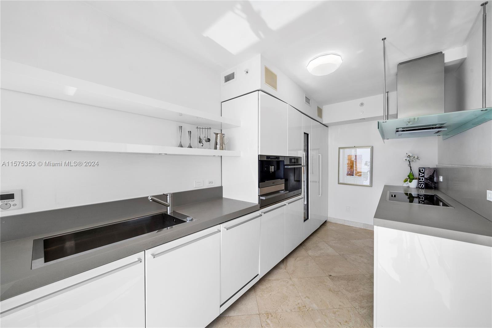 4779 Collins Ave # 2601