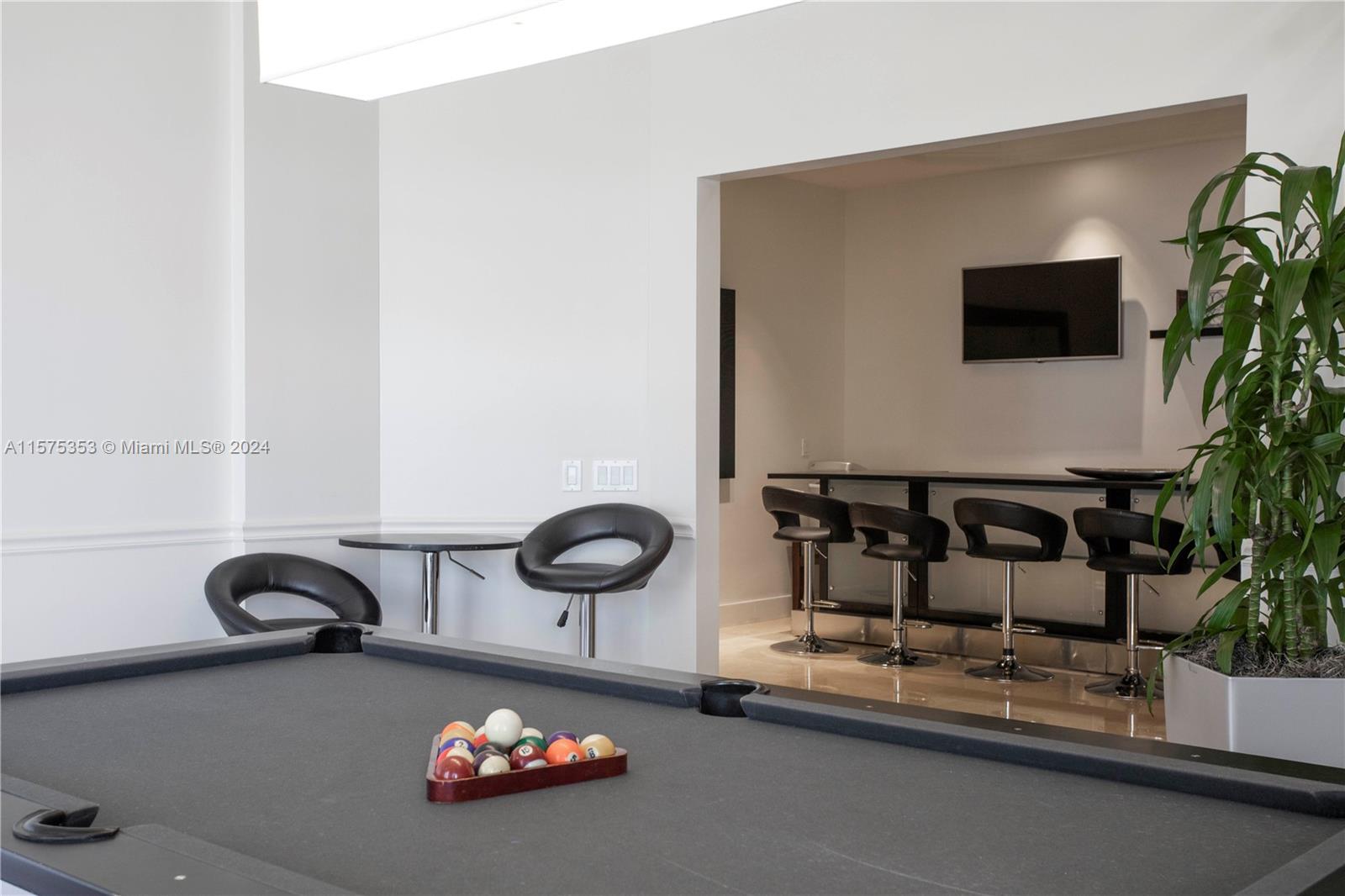 4779 Collins Ave # 2601