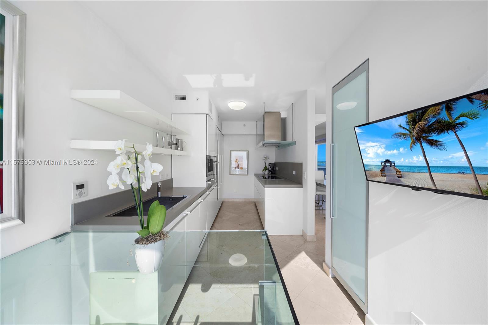 4779 Collins Ave # 2601