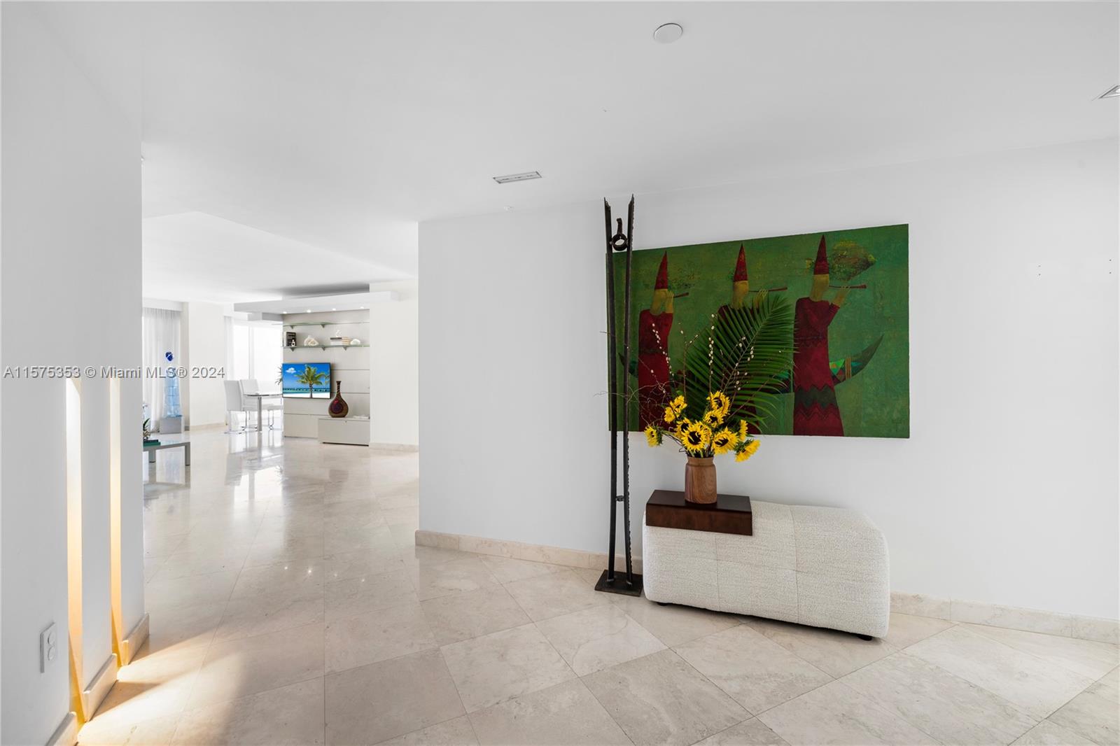 4779 Collins Ave # 2601