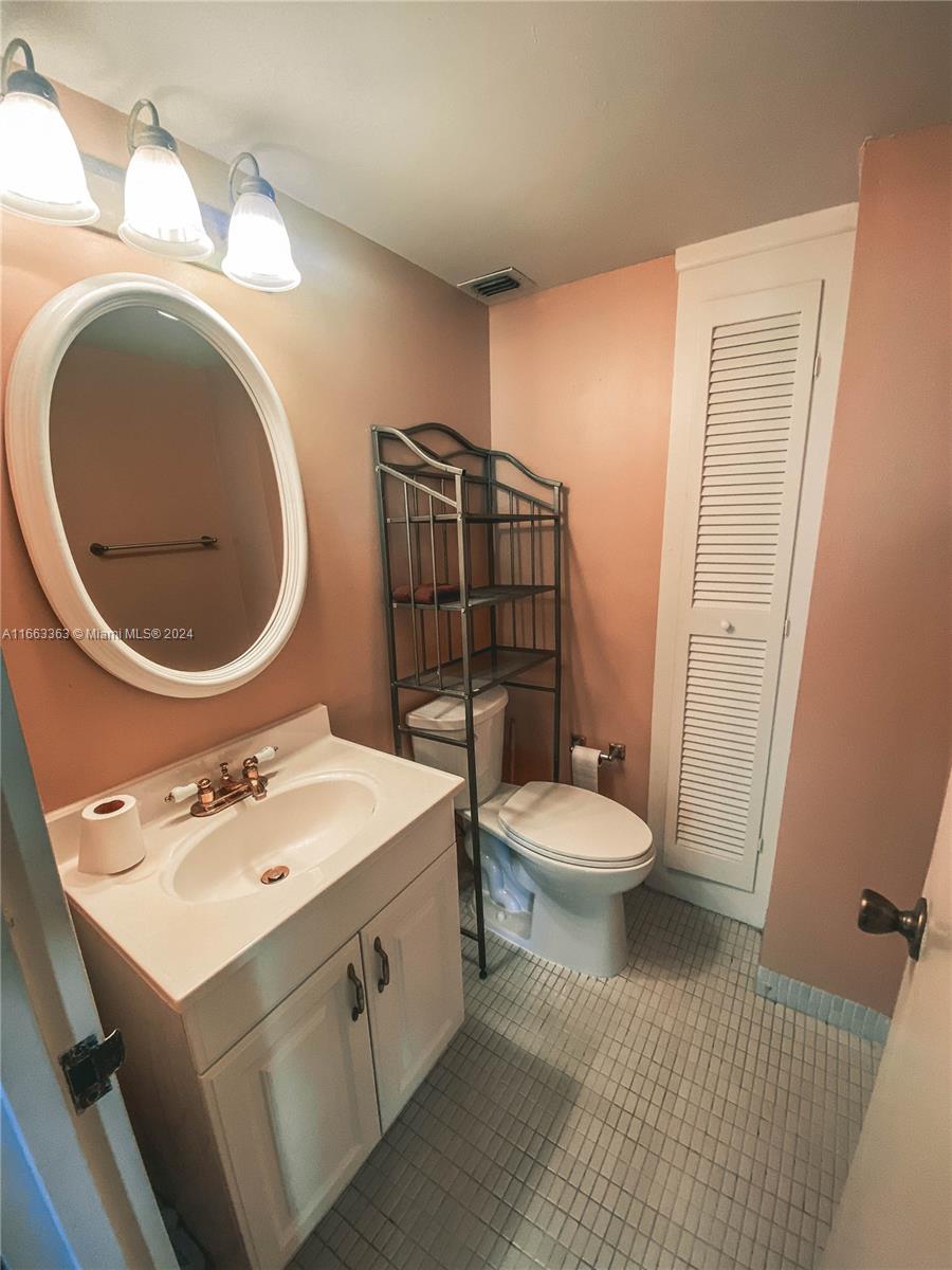 9511 Collins Ave # 408