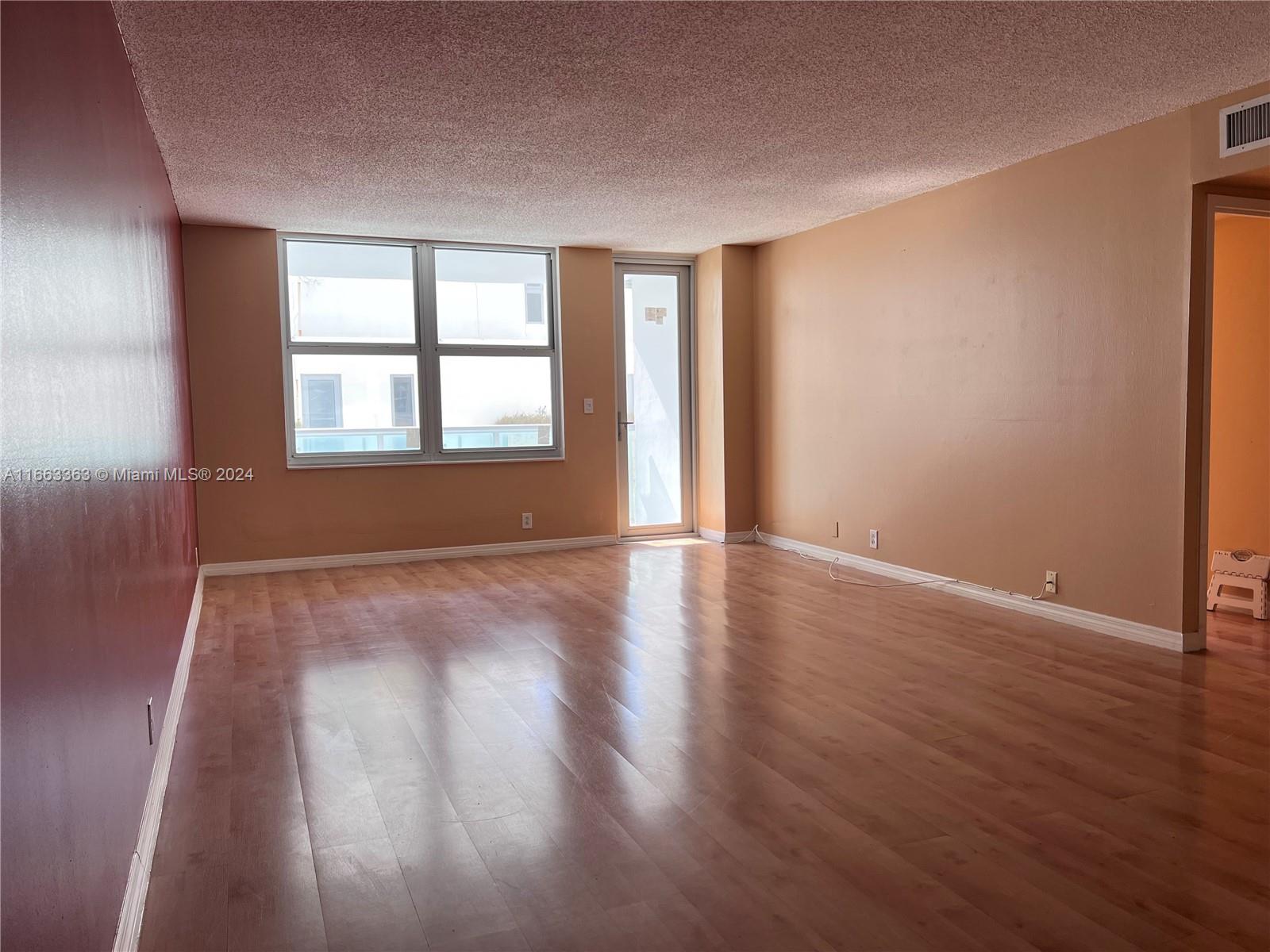 9511 Collins Ave # 408